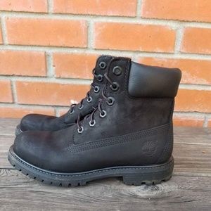 Womens size 6 waterproof Timberland boots